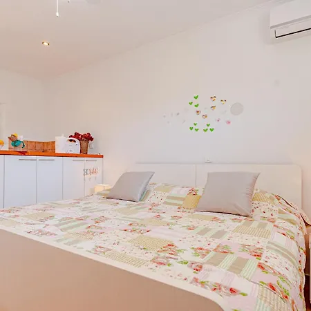 Appartamento With Parking Space Zrnovo, Korcula - 9239 Zrnovo