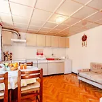 Appartement With Parking Space Zrnovo, Korcula - 9239