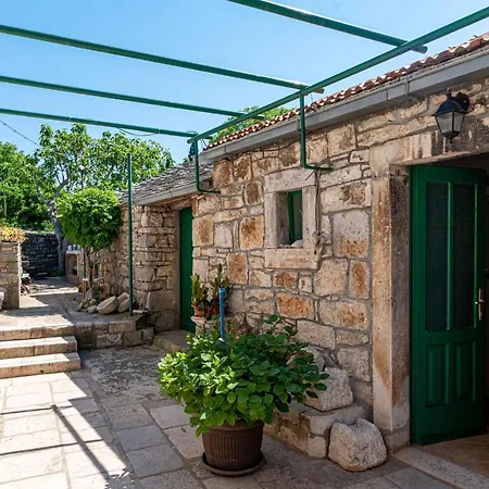 Апартаменты With Parking Space Zrnovo, Korcula - 9239