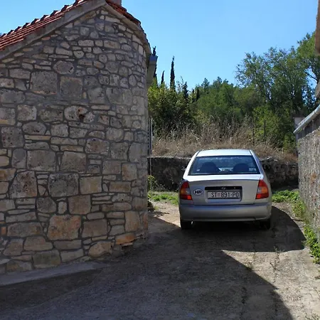 With Parking Space Zrnovo, Korcula - 9239 Апартаменты Zrnovo