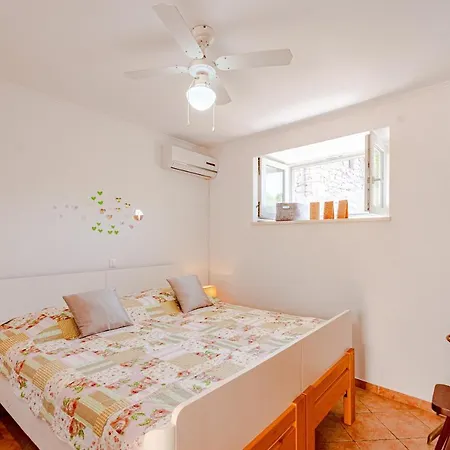 With Parking Space Zrnovo, Korcula - 9239 *