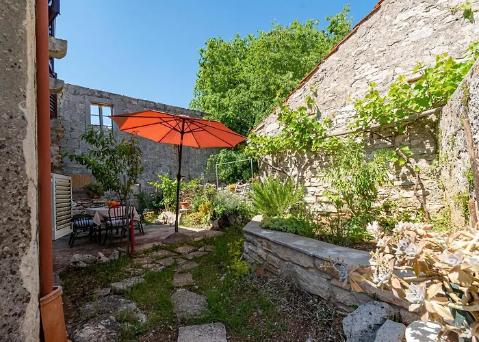 Appartement With Parking Space Zrnovo, Korcula - 9239 Zrnovo