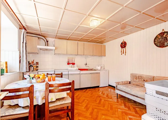 Appartement With Parking Space Zrnovo, Korcula - 9239