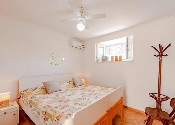 With Parking Space Zrnovo, Korcula - 9239 *